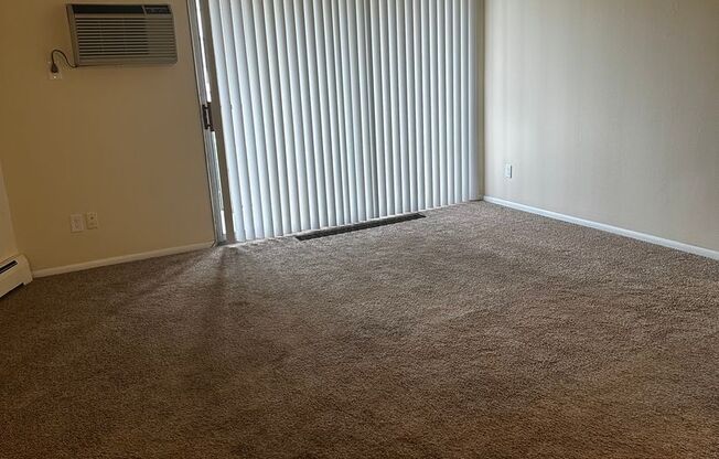 2 beds, 1 bath, 756 sqft, $1,250, Unit 822-304