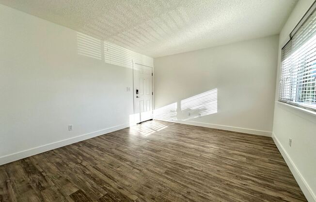 2 beds, 1 bath, 605 sqft, $1,550, Unit 60