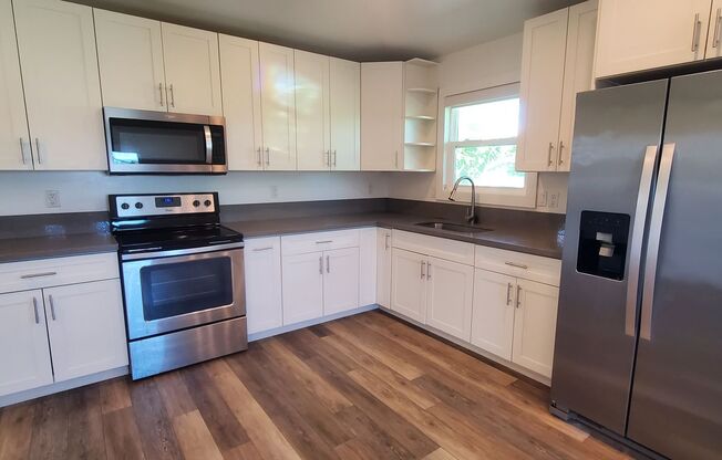 Spacious 2 bed, 1 bath upgraded unit in Kailua