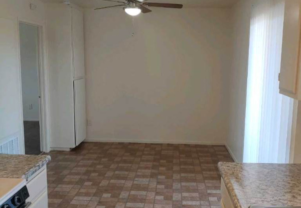 674 W 41 ST