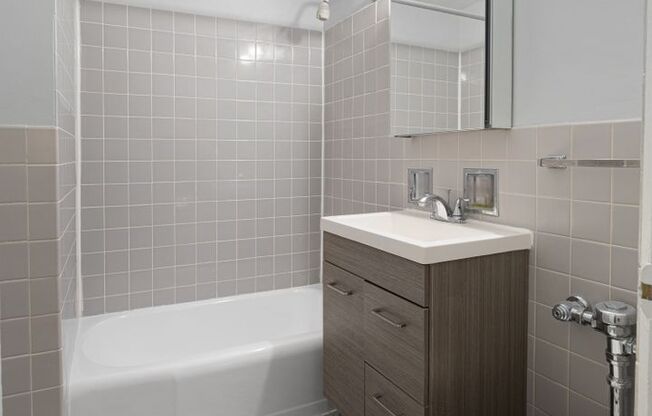 Studio, 1 bath, 374 sqft, $1,475, Unit 3D