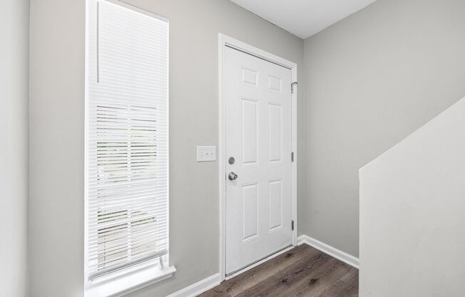 Chaming 4-bed, 2.5 bath townhome in The Timbers community of Charlotte!