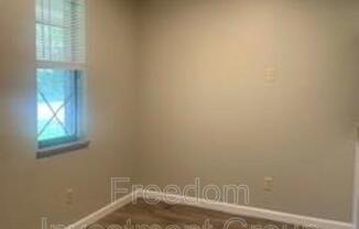 127 HILLCREST DR