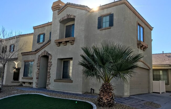 Great 3 bedroom 2.5 Townhouse with a 2 car attached garage!