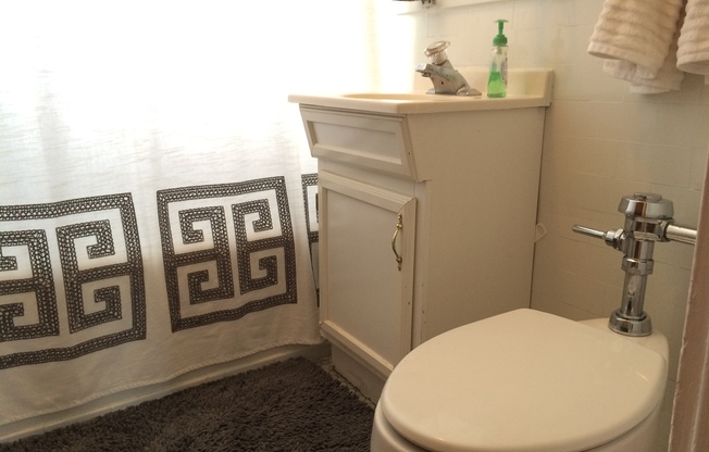 1 bed, 1 bath, 577 sqft, $2,400, Unit 01-057