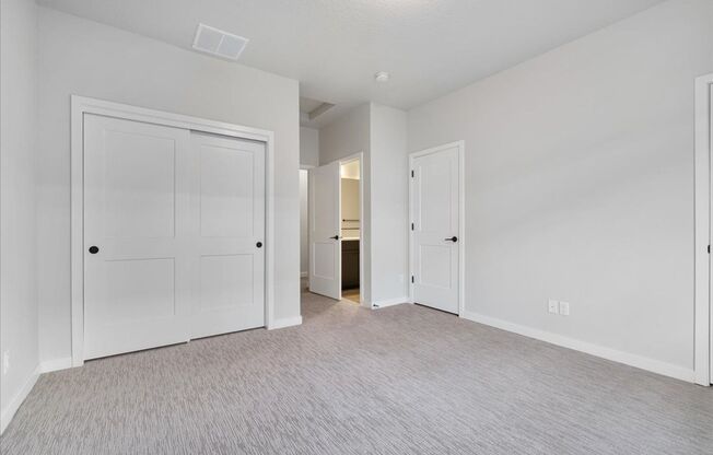 3 beds, 2 baths, $2,350, Unit 3000 N Corvus St