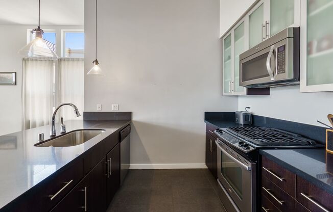 2 beds, 1 bath, $4,295