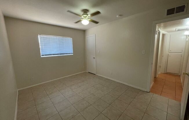 2 beds, 1 bath, 555 sqft, $1,375, Unit Unit #2