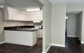 2 beds, 1 bath, 900 sqft, $1,450