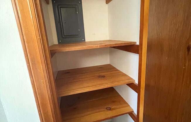 2 beds, 1 bath, 903 sqft, $1,140, Unit M-3