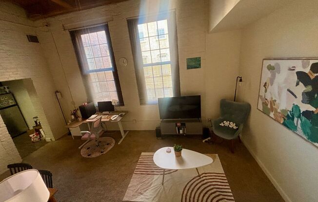 1 bed, 1 bath, 600 sqft, $1,689, Unit 425