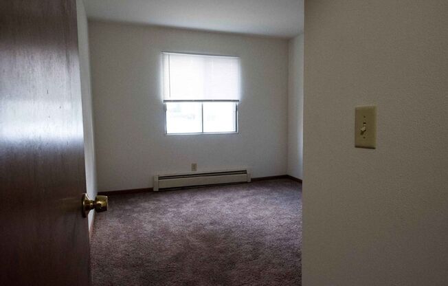 2 beds, 1 bath, 950 sqft, $1,285, Unit 105
