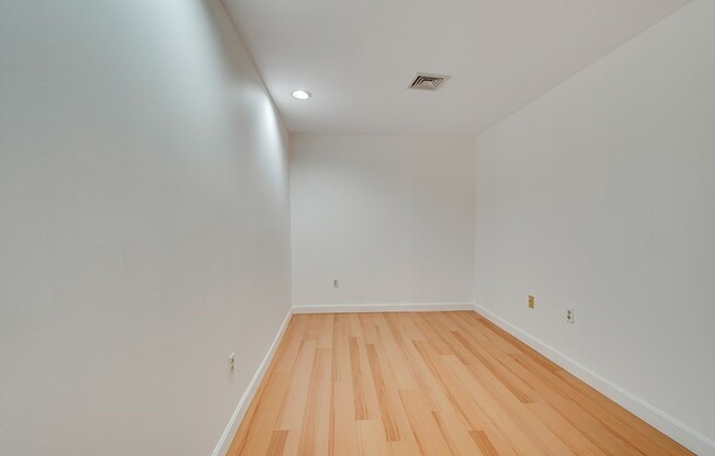 2 beds, 1 bath, 940 sqft, $2,500, Unit 317