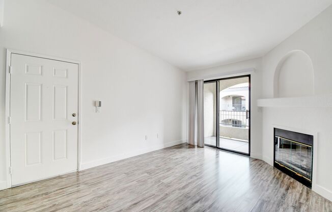 1 bed, 1 bath, 700 sqft, $1,350, Unit 222