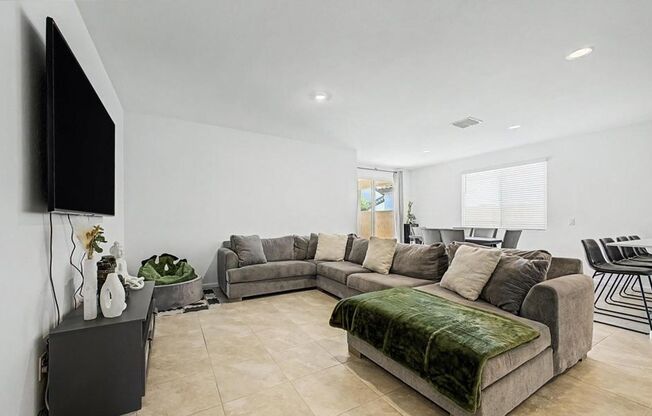 Modern 3/2 in Resort Style Community