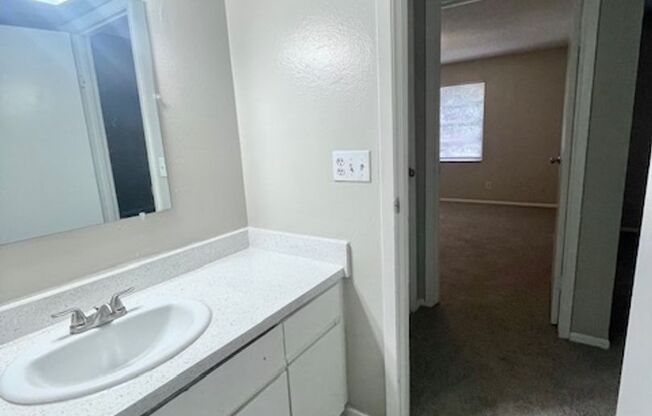 1 bed, 1 bath, 900 sqft, $1,150, Unit 74