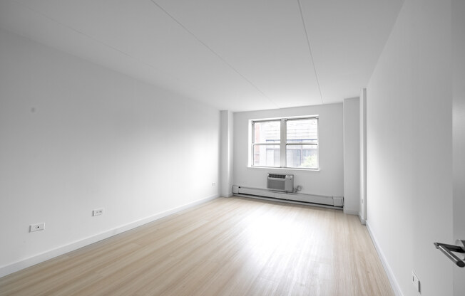 1 bed, 1 bath, $5,795, Unit 8L