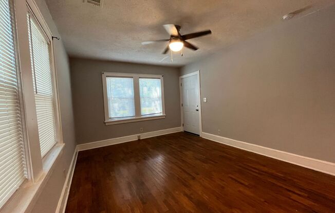 2 beds, 1 bath, $1,025