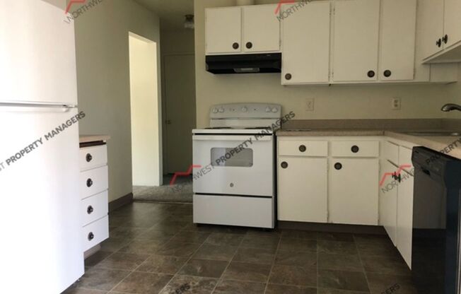 2 beds, 1 bath, 930 sqft, $1,295, Unit #20