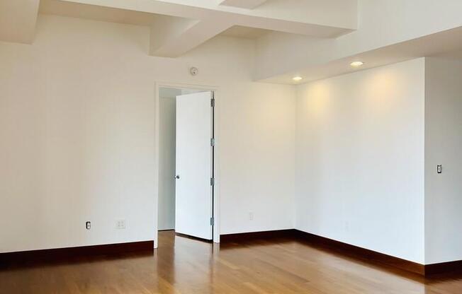 2 beds, 2.5 baths, 1,392 sqft, $9,000, Unit 12D