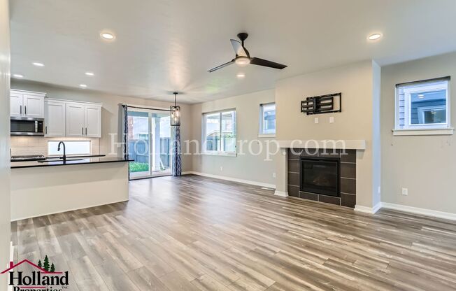 Modern Stylish 3-Bed Home in Prime Hillsboro Location