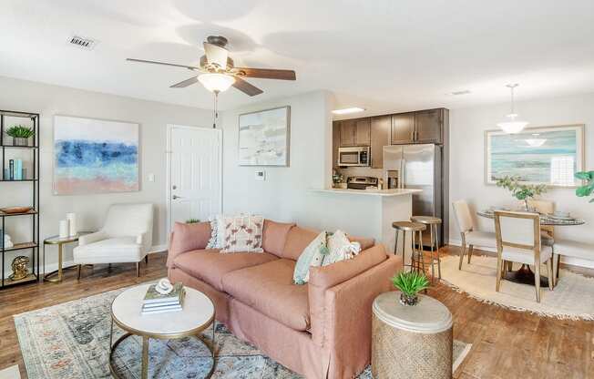 a living room at Reserve of Jackson Apartment Homes, Jackson, 39211