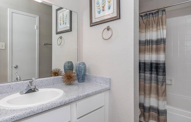 2 beds, 2 baths, 980 sqft, $1,200