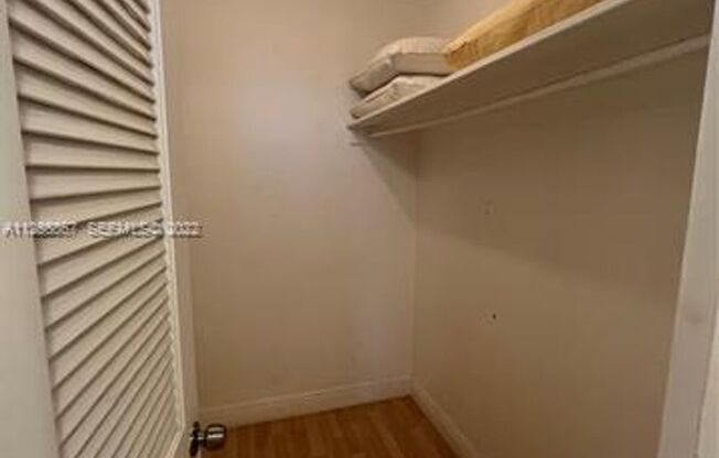 2 beds, 2 baths, 1,030 sqft, $4,000, Unit 5161 Collins Ave appt 1711