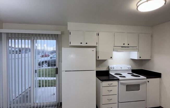 2 beds, 1.5 baths, 942 sqft, $1,399, Unit 4421A08