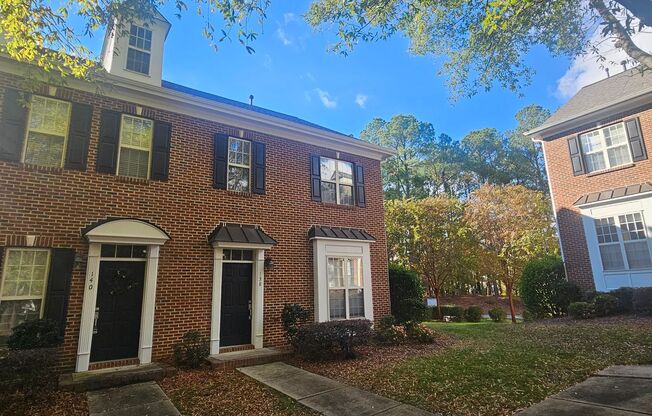 Darling 2br/2.5ba end unit townhome in Excellent Holly Springs community, available Now!