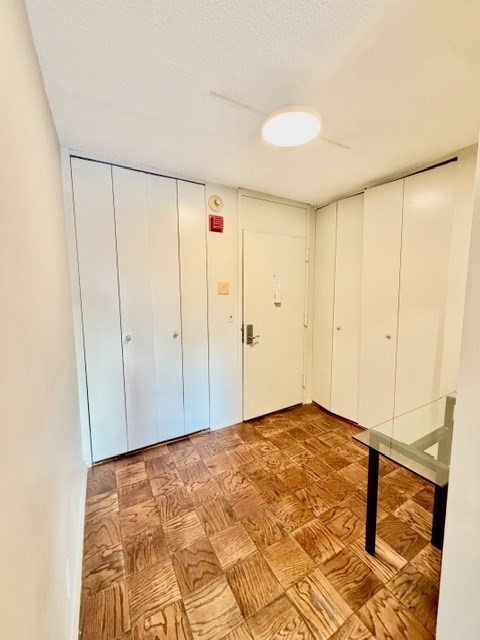 2 beds, 1 bath, 875 sqft, $3,500, Unit 20H