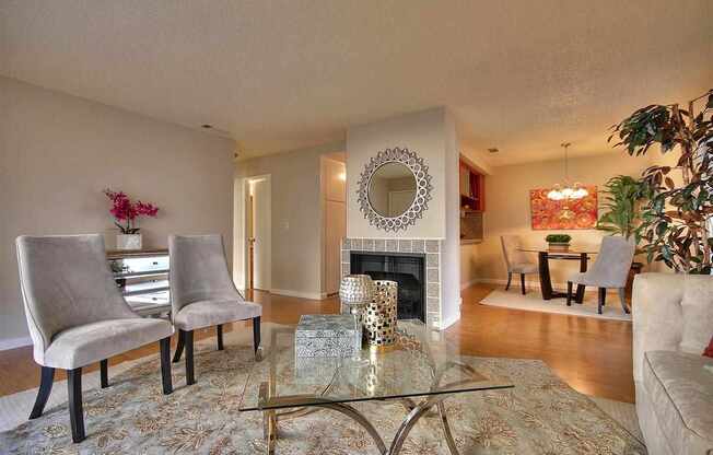For Rent – Charming 2BR single level condo  in Fremont's Popular Roundtree Complex