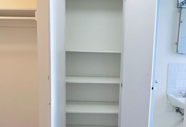 Studio, 1 bath, 320 sqft, $850, Unit # 816
