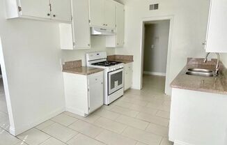 3 beds, 2 baths, 1,411 sqft, $2,795, Unit 08