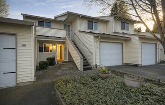 Evergreen East Condo Unit for Lease w/ Garage - 510 SE 157th Ave Unit 35