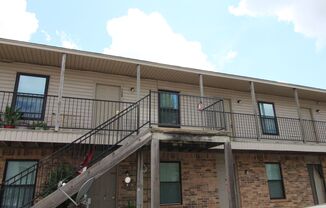 2 beds, 1 bath, 850 sqft, $850, Unit 11B