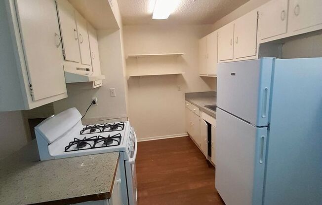 1 bed, 1 bath, 700 sqft, $629, Unit 14