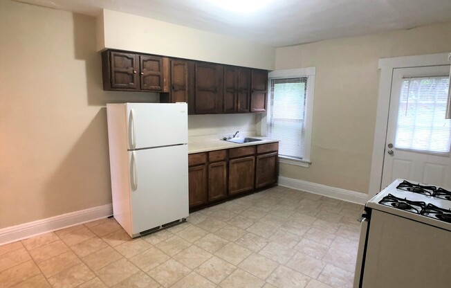 2 beds, 1 bath, 1,000 sqft, $1,200, Unit 162