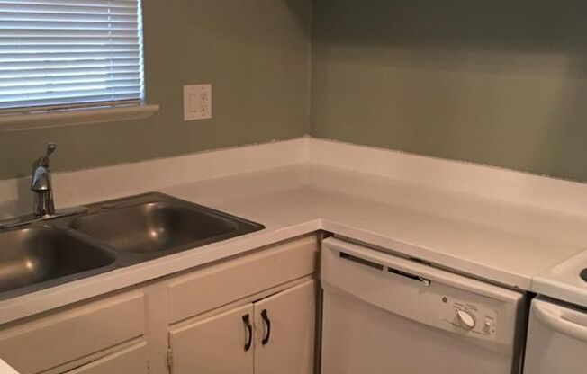 2 beds, 1 bath, 990 sqft, $1,165, Unit 3314