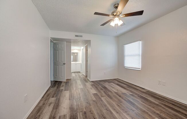 2 beds, 2 baths, 1,050 sqft, $899