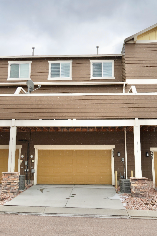 5609 SHAMROCK HTS