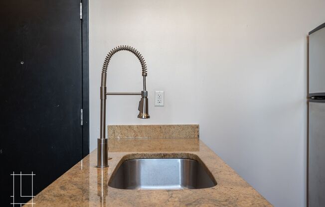 1 bed, 1 bath, $1,450, Unit 727 N. 4th St. Apt. 216