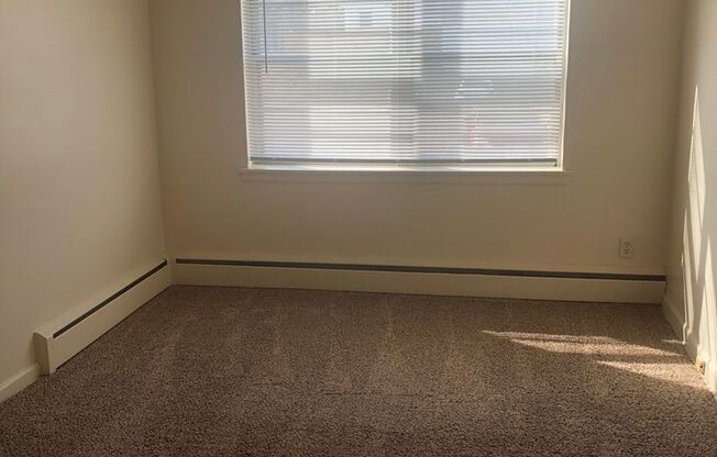 1 bed, 1 bath, 580 sqft, $655, Unit 1300-1607