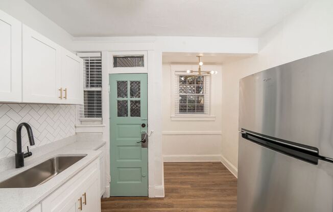 320 Dinwiddie