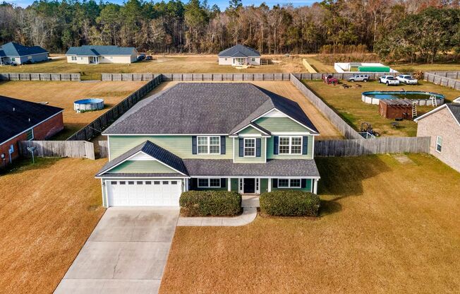 Spacious 4 Bedroom House With 3 Full Baths - Close to Fort Stewart