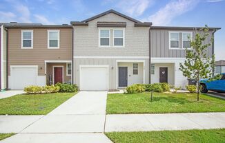 Townhome available for rent in Davenport!