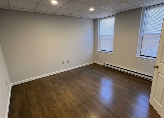 2 beds, 1 bath, $3,000, Unit A