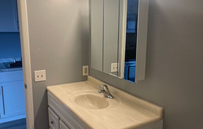 Studio, 1 bath, $935, Unit 26