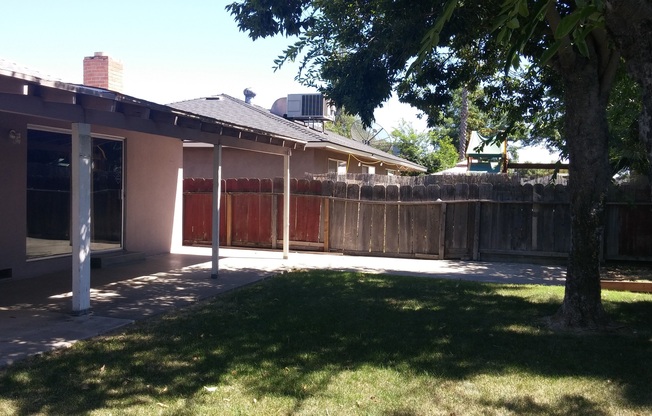 3 beds, 2 baths, $2,095