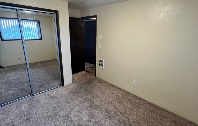 2 beds, 1 bath, 800 sqft, $1,245, Unit 865-9